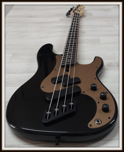 Dingwall SP1 4-String, Black Highgloss
